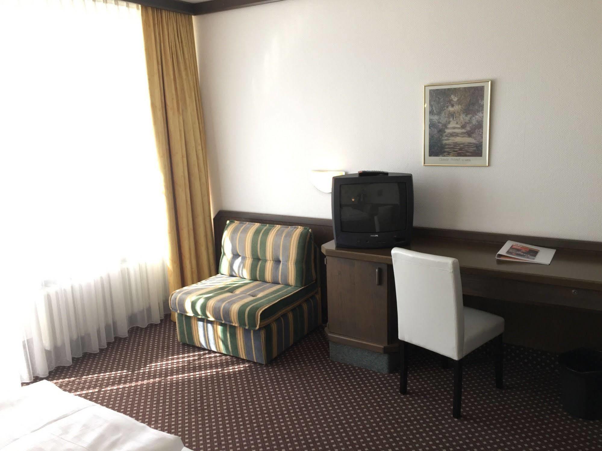 Terminal Hotel Köln Kültér fotó